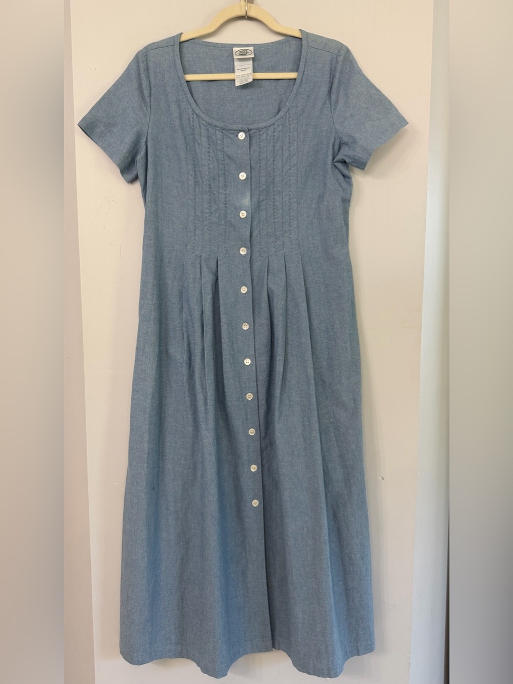 Laura Ashley Women’s Size 10 Chambray Blue cotton button up Scoopneck maxi dress